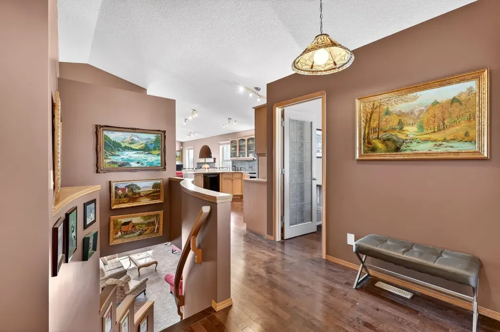 136 West Creek Glen Chestermere AB T1X 1P8