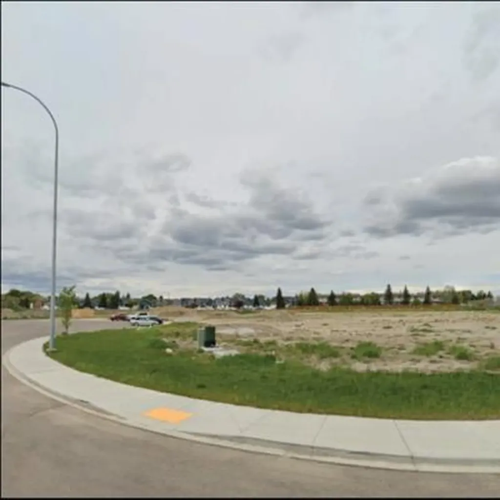 5236 28 Avenue SE Calgary AB T2B 3W3