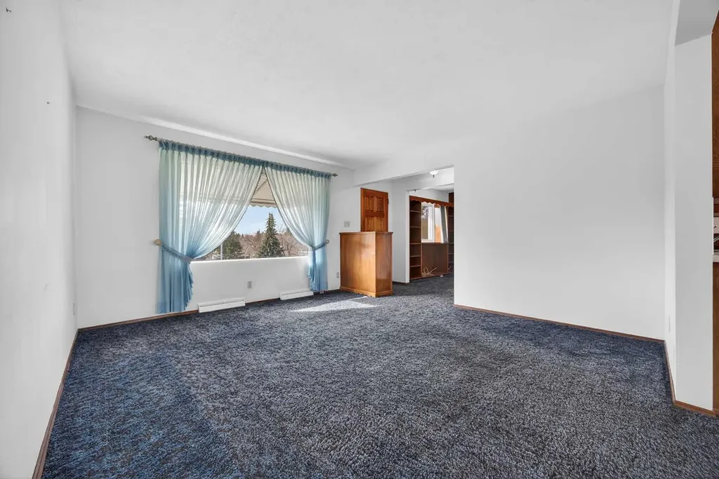 1124 31 Avenue NW Calgary AB t2k 0a9