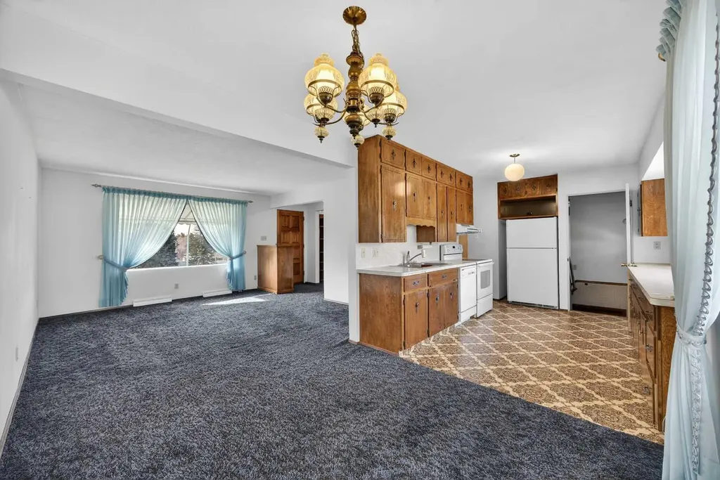 1124 31 Avenue NW Calgary AB t2k 0a9