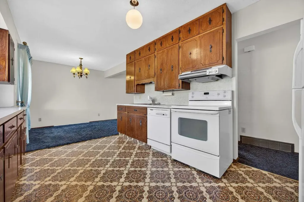 1124 31 Avenue NW Calgary AB t2k 0a9