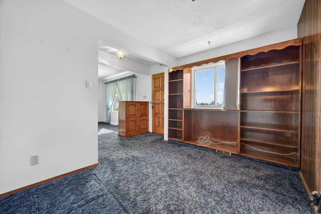 1124 31 Avenue NW Calgary AB t2k 0a9