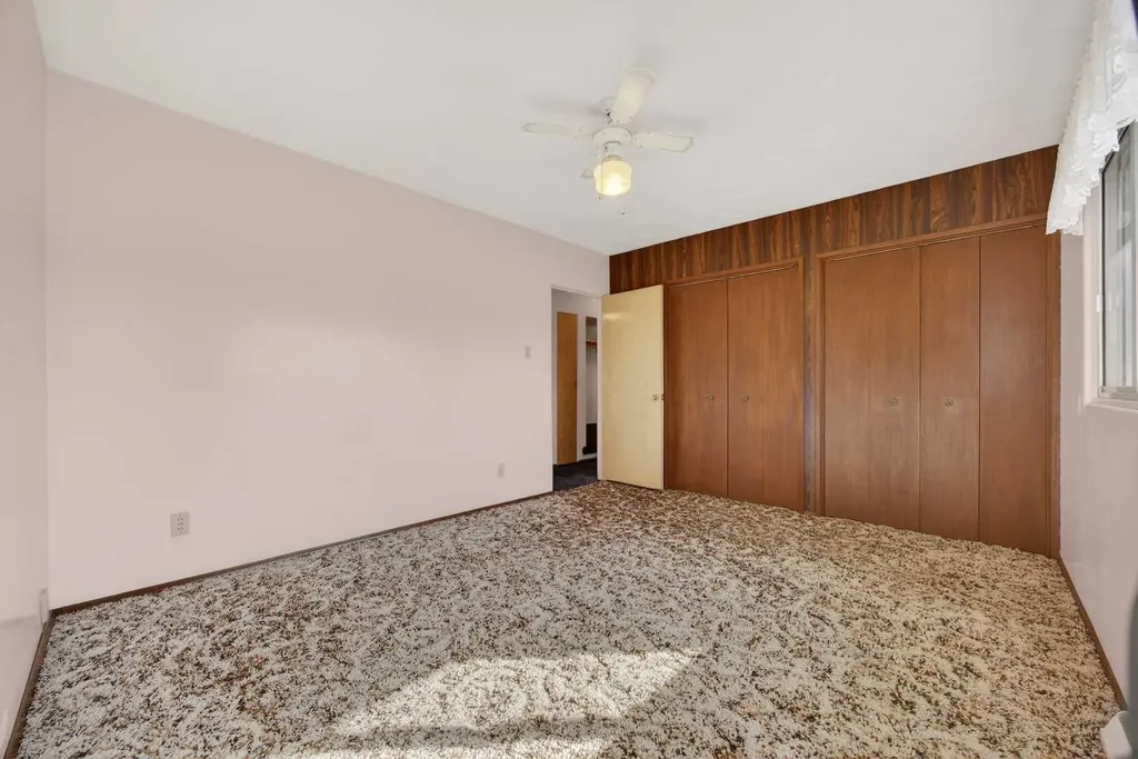 1124 31 Avenue NW Calgary AB t2k 0a9