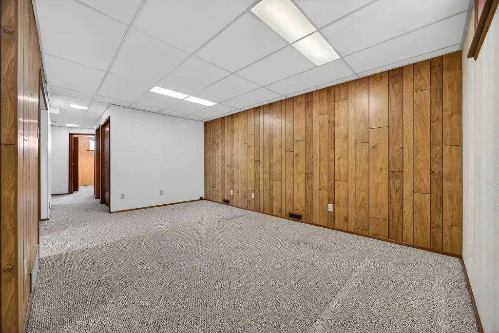 1124 31 Avenue NW Calgary AB t2k 0a9