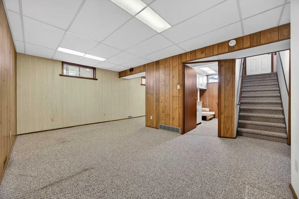 1124 31 Avenue NW Calgary AB t2k 0a9