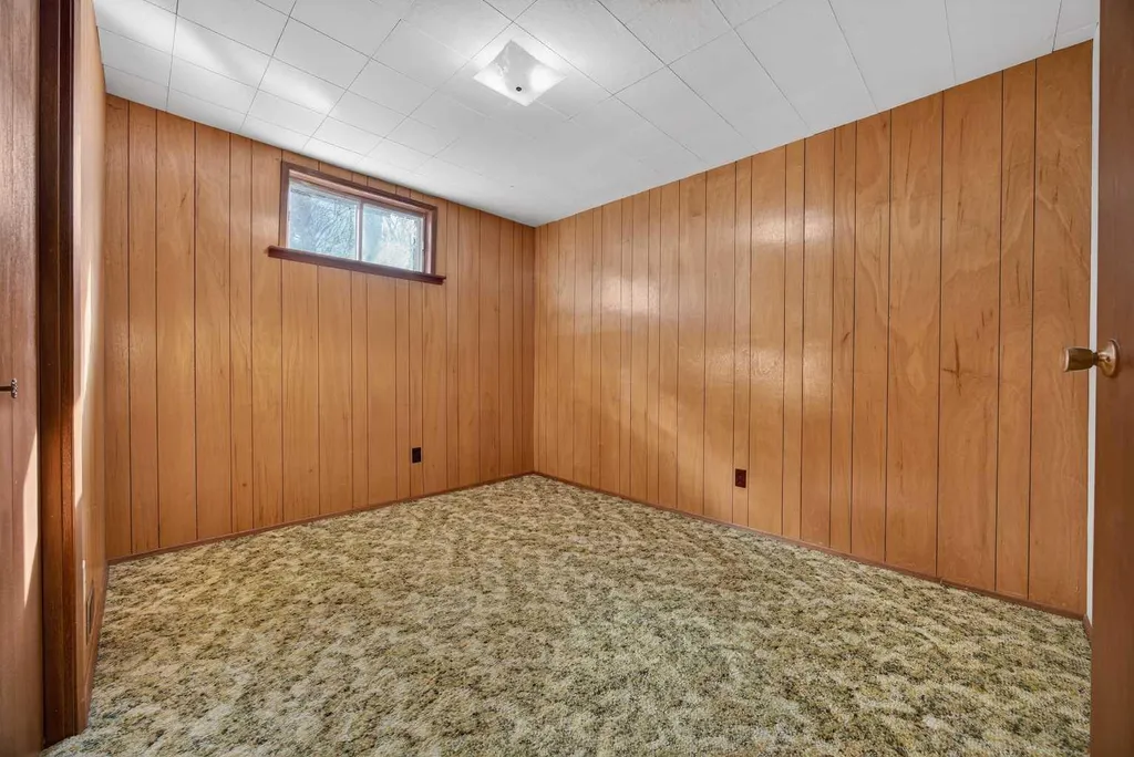 1124 31 Avenue NW Calgary AB t2k 0a9