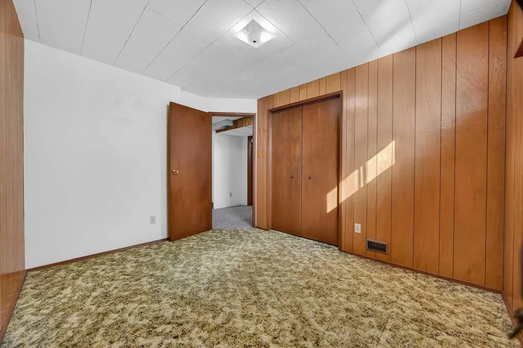 1124 31 Avenue NW Calgary AB t2k 0a9