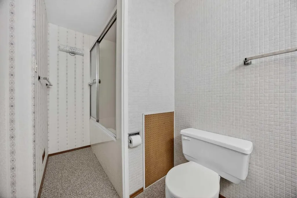 1124 31 Avenue NW Calgary AB t2k 0a9