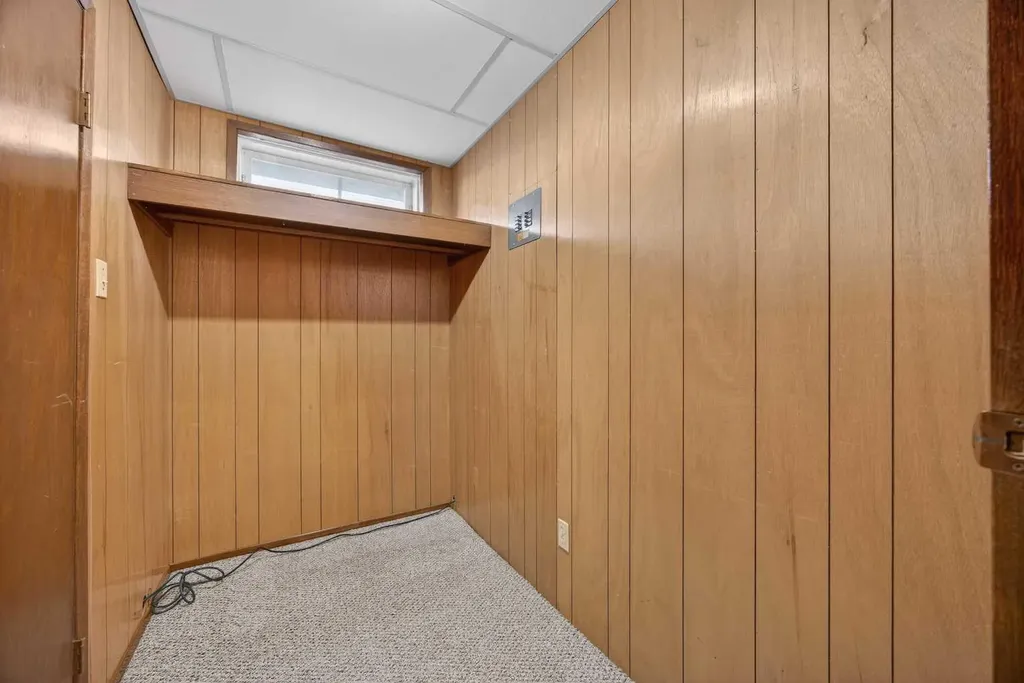 1124 31 Avenue NW Calgary AB t2k 0a9