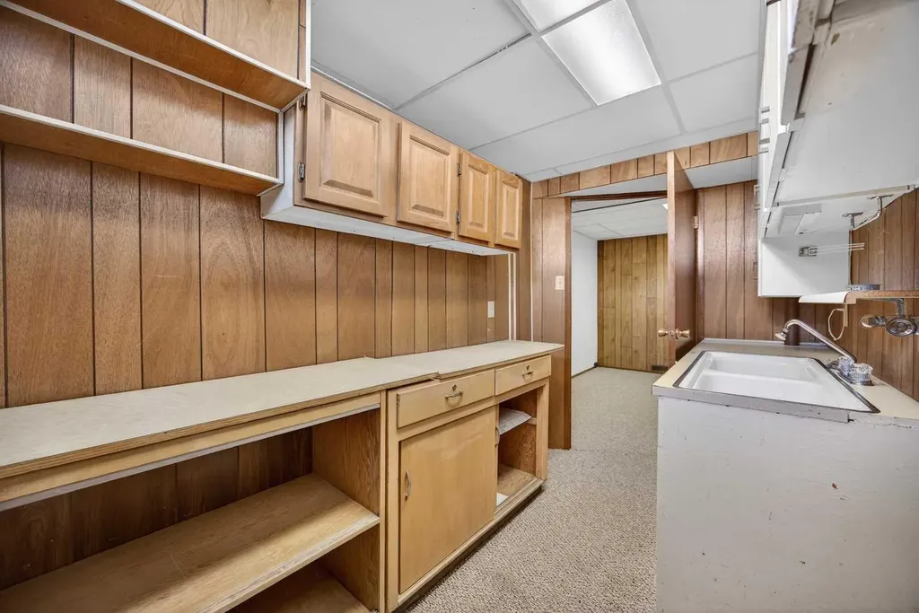 1124 31 Avenue NW Calgary AB t2k 0a9