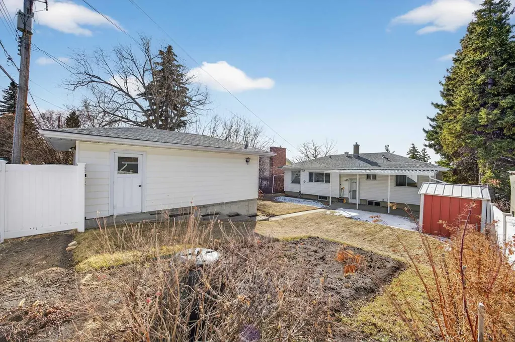 1124 31 Avenue NW Calgary AB t2k 0a9
