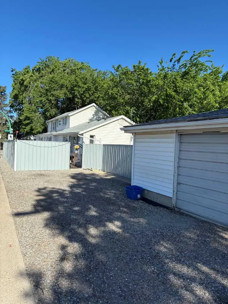 503 21 Street S Lethbridge AB T1H3R1