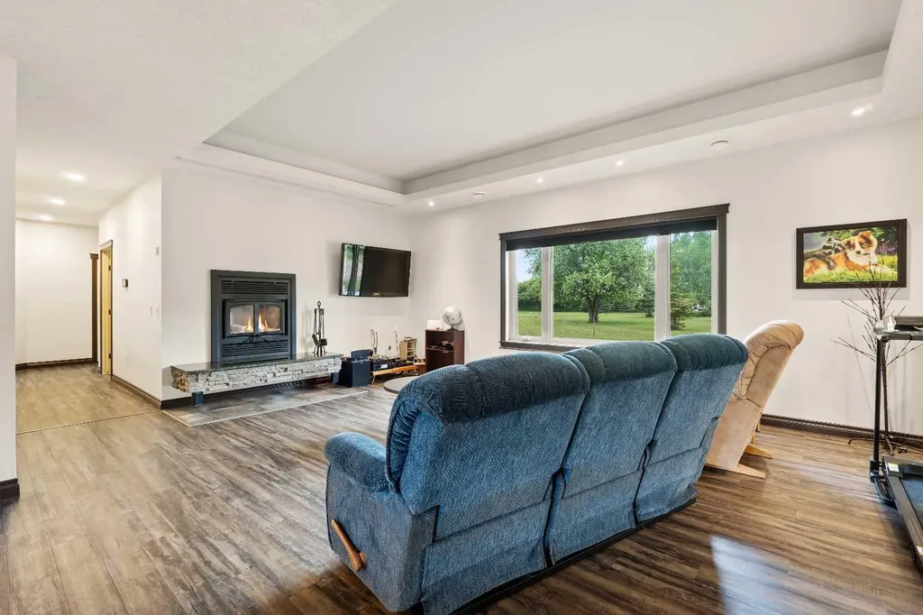 593069 Range Road 123b Whitecourt AB T7S 1P4