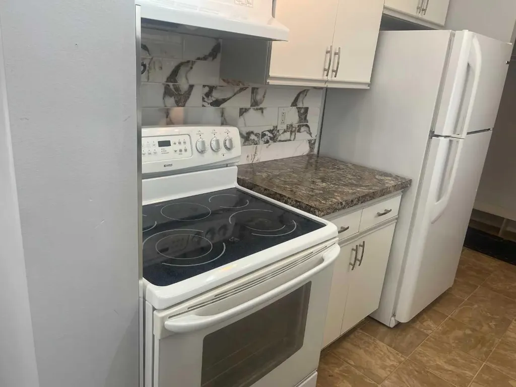 21 Dover Point SE Calgary AB T2B3K4