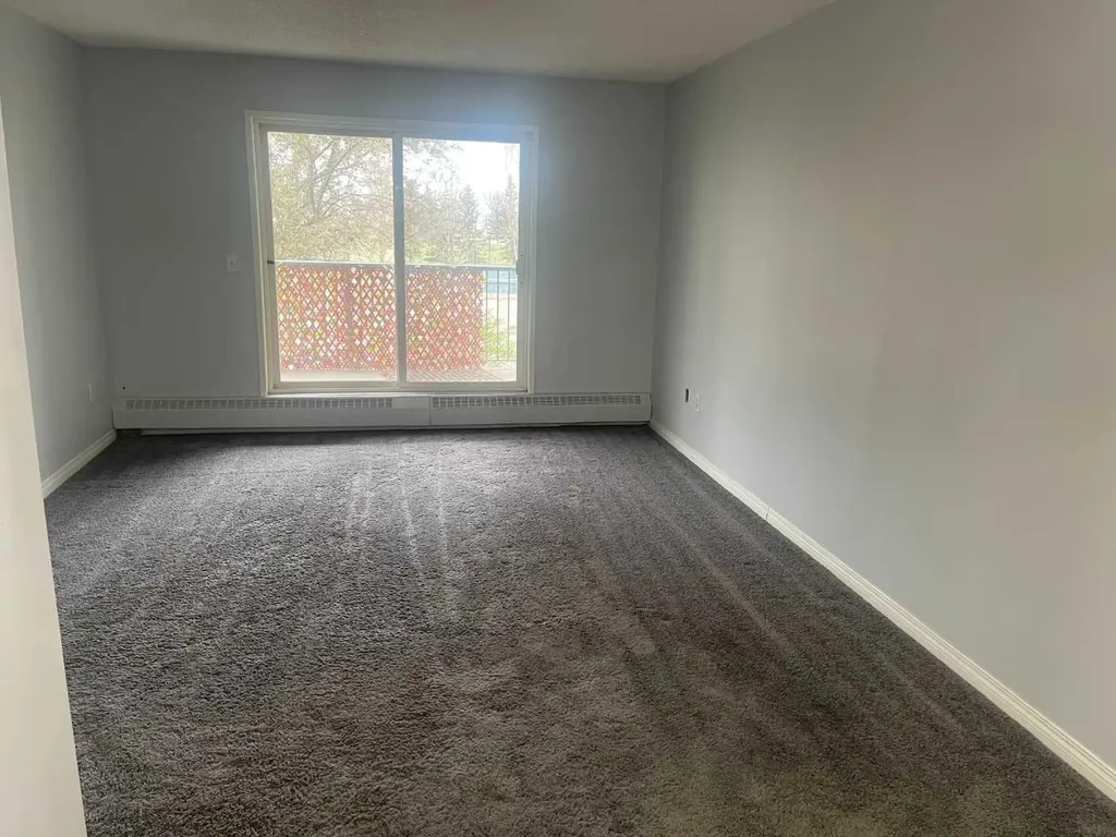 21 Dover Point SE Calgary AB T2B3K4