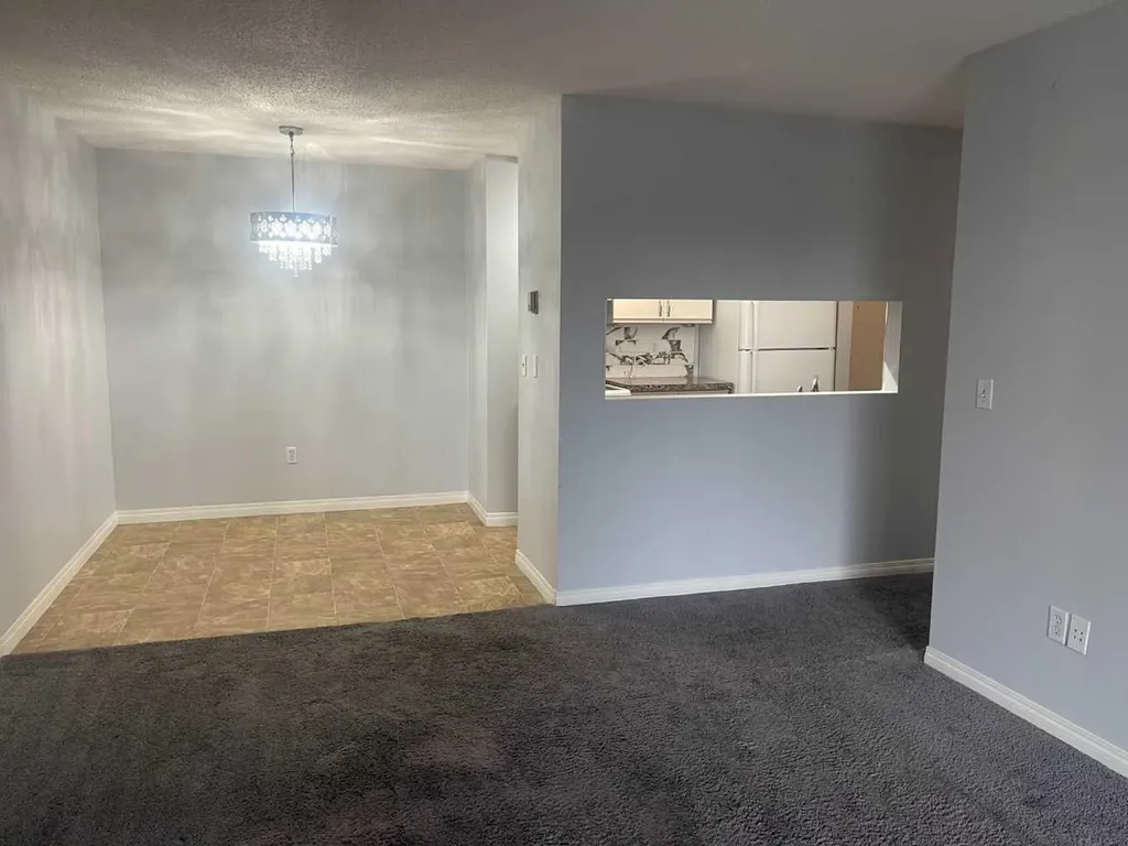 21 Dover Point SE Calgary AB T2B3K4