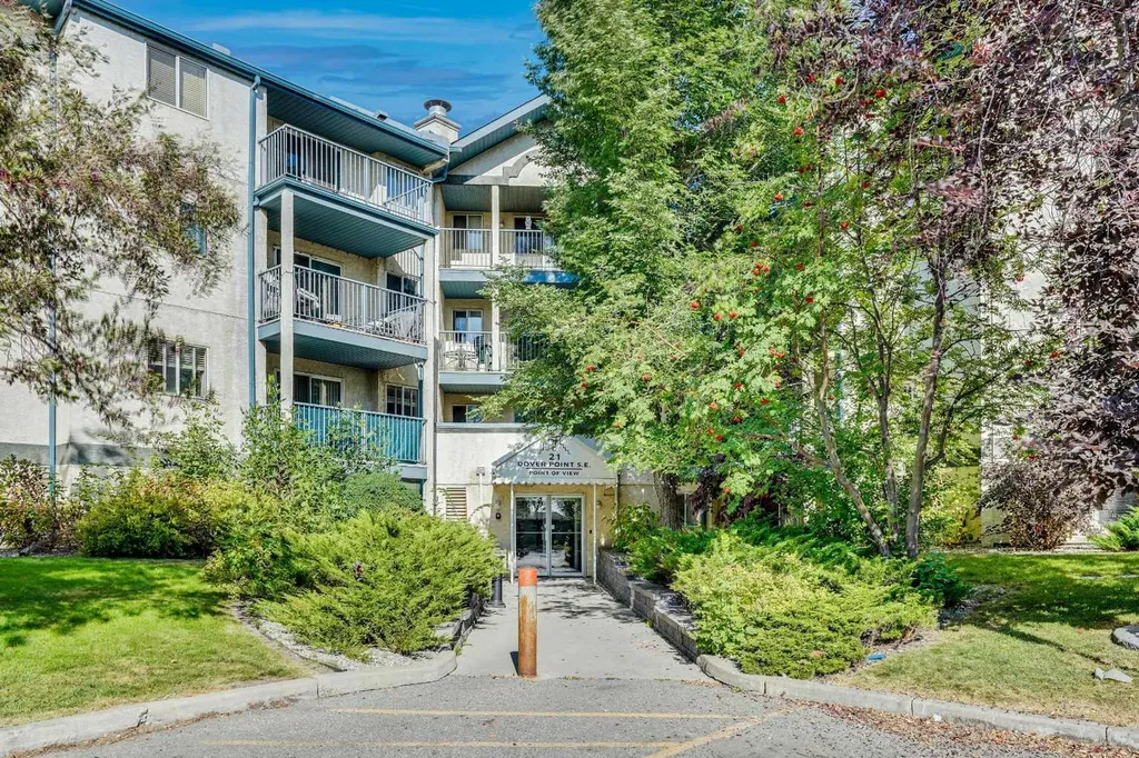 21 Dover Point SE Calgary AB T2B3K4