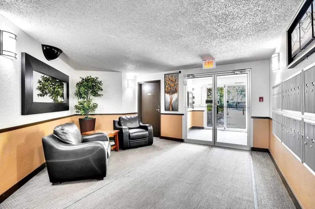 21 Dover Point SE Calgary AB T2B3K4