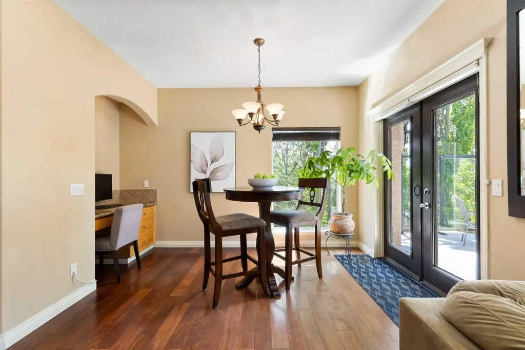 410 Royal Crest Bay NW Calgary AB T3G4M8