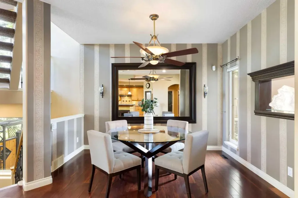 410 Royal Crest Bay NW Calgary AB T3G4M8