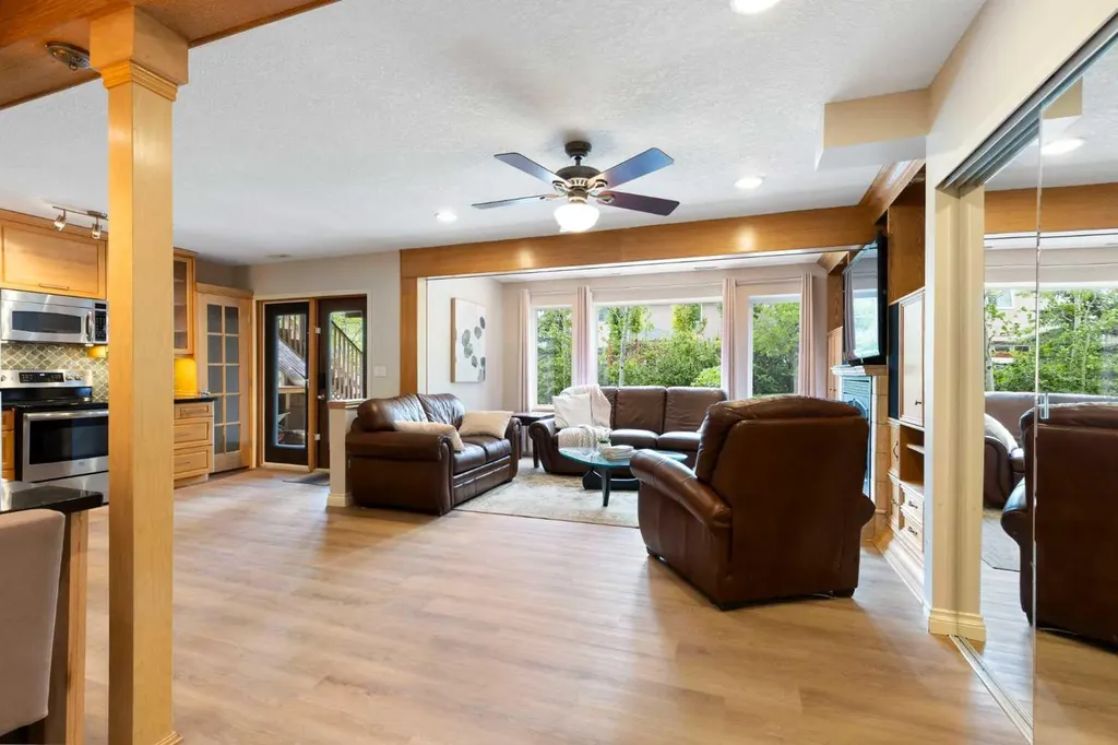 410 Royal Crest Bay NW Calgary AB T3G4M8