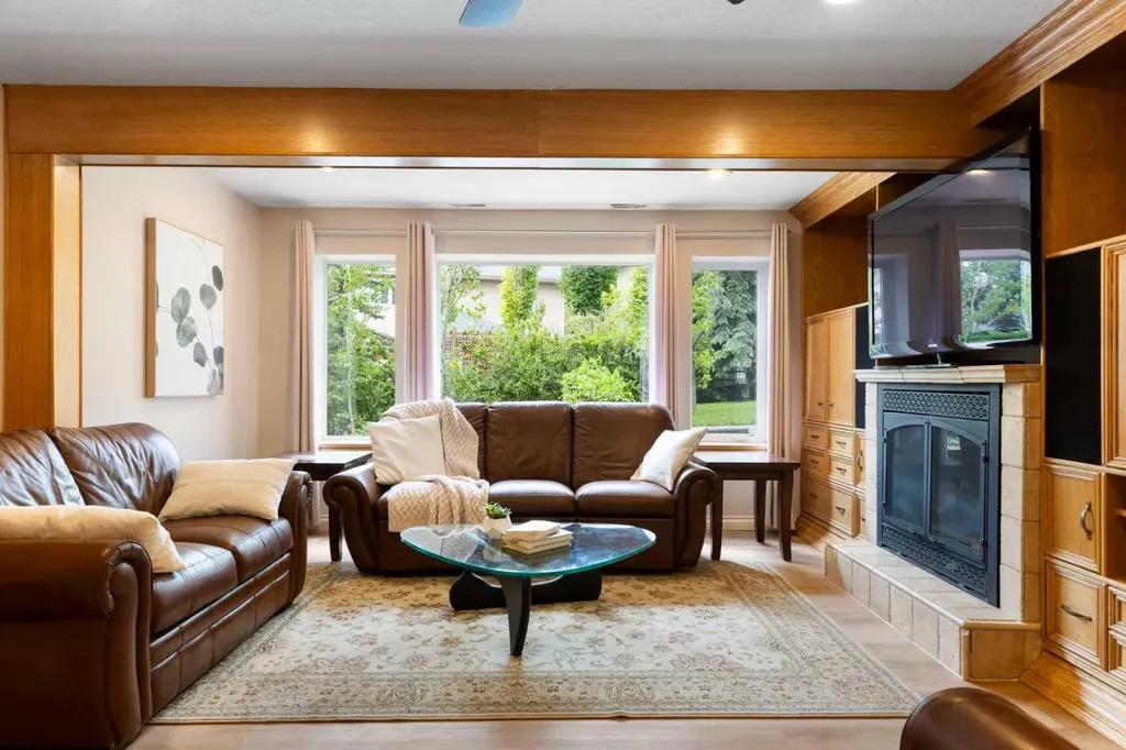 410 Royal Crest Bay NW Calgary AB T3G4M8