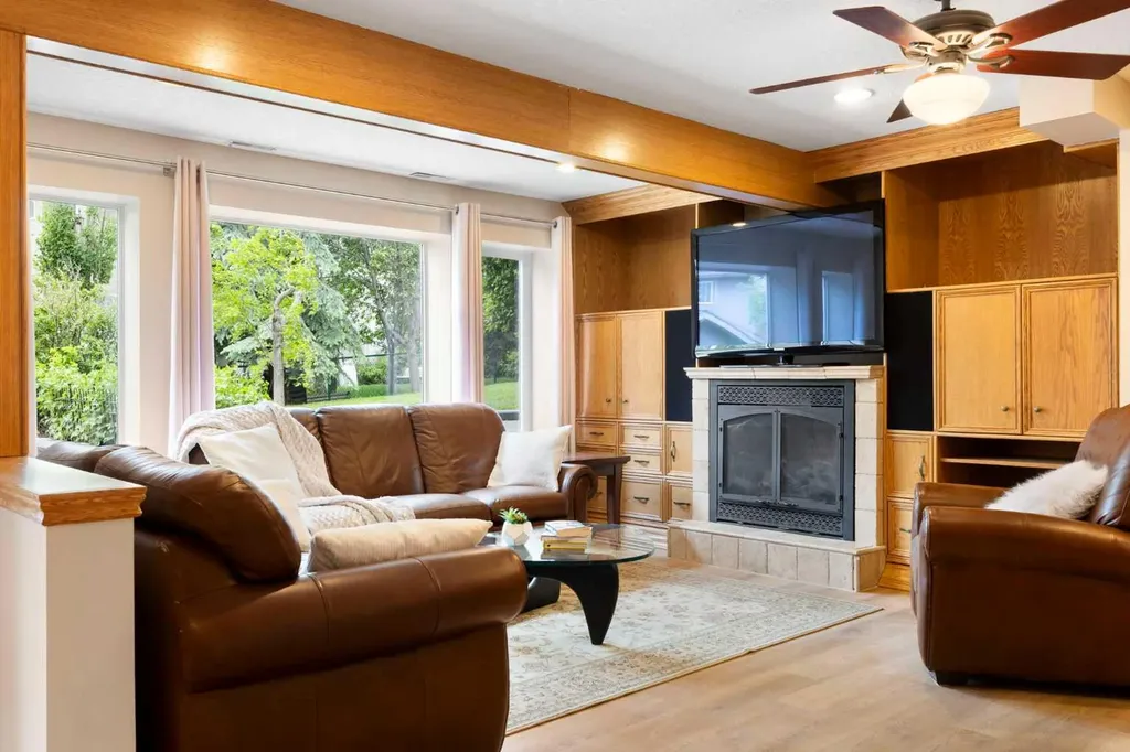 410 Royal Crest Bay NW Calgary AB T3G4M8