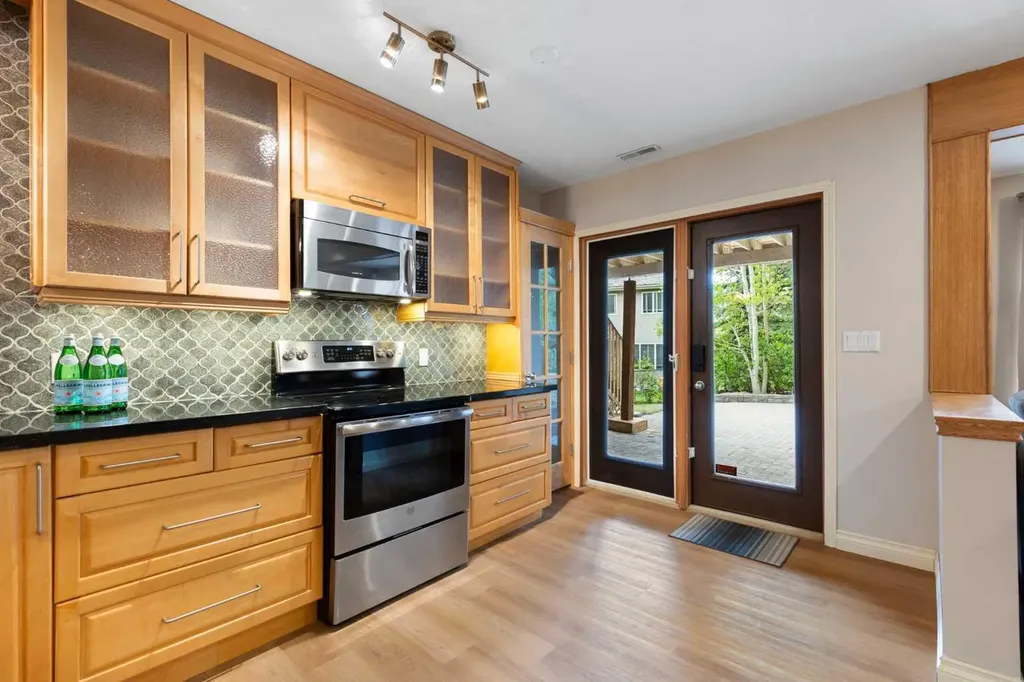410 Royal Crest Bay NW Calgary AB T3G4M8