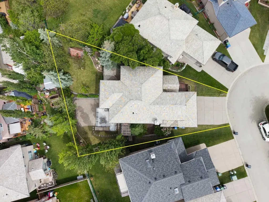 410 Royal Crest Bay NW Calgary AB T3G4M8