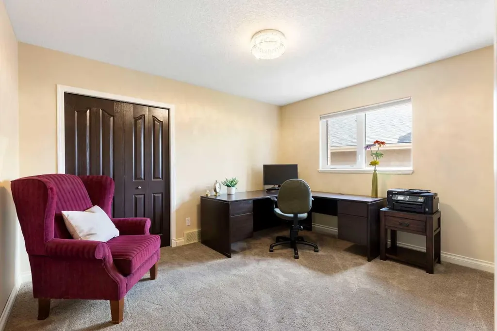 410 Royal Crest Bay NW Calgary AB T3G4M8