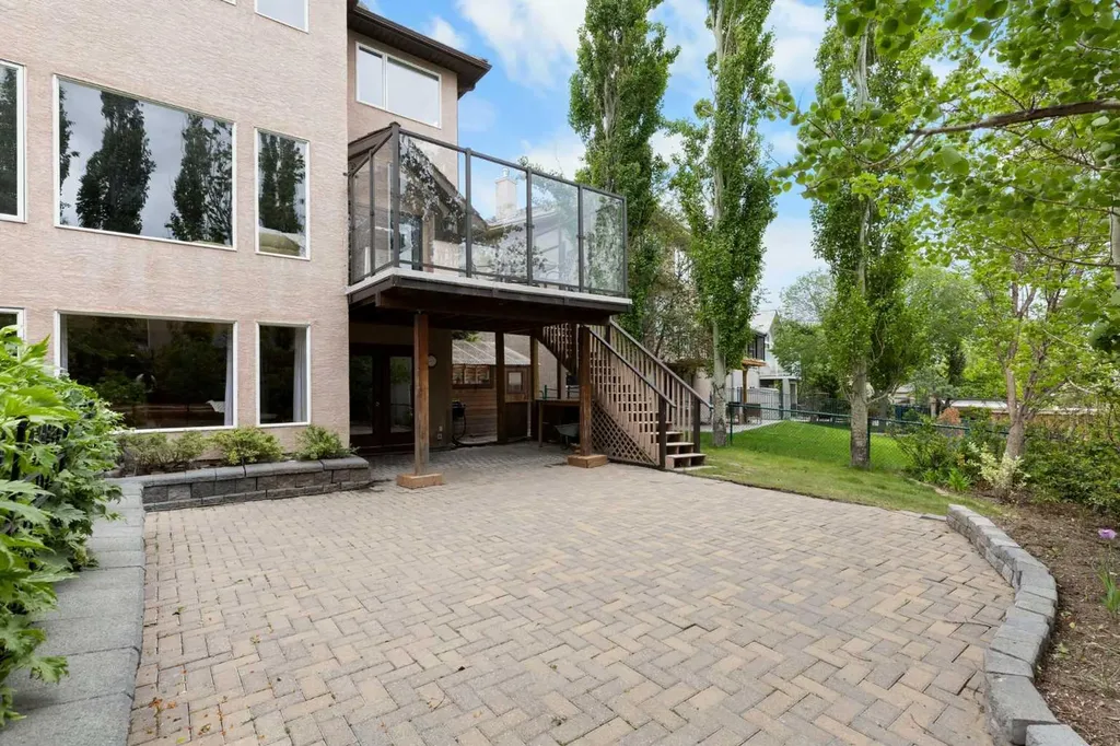 410 Royal Crest Bay NW Calgary AB T3G4M8