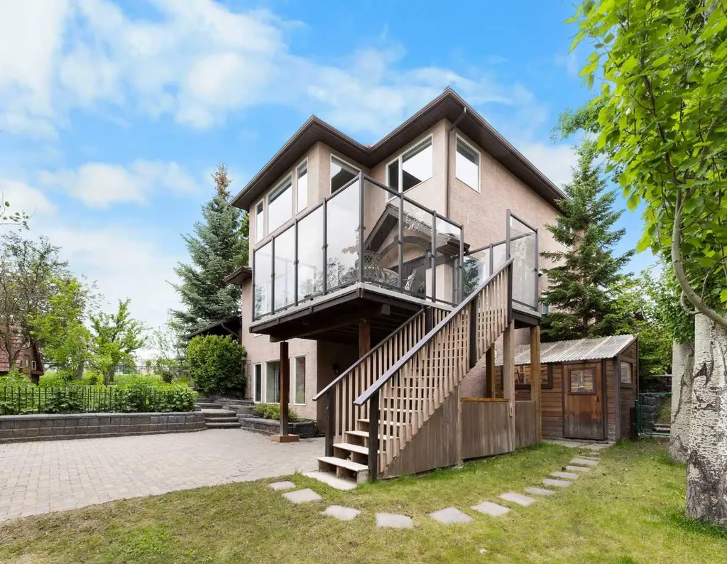 410 Royal Crest Bay NW Calgary AB T3G4M8