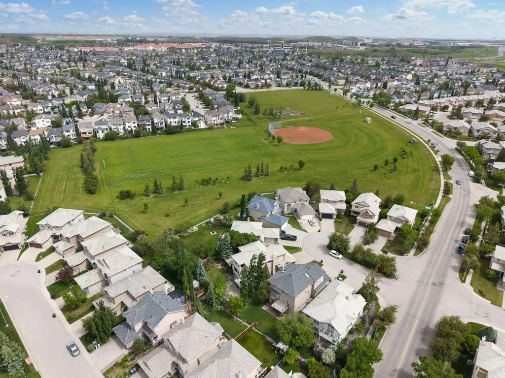 410 Royal Crest Bay NW Calgary AB T3G4M8
