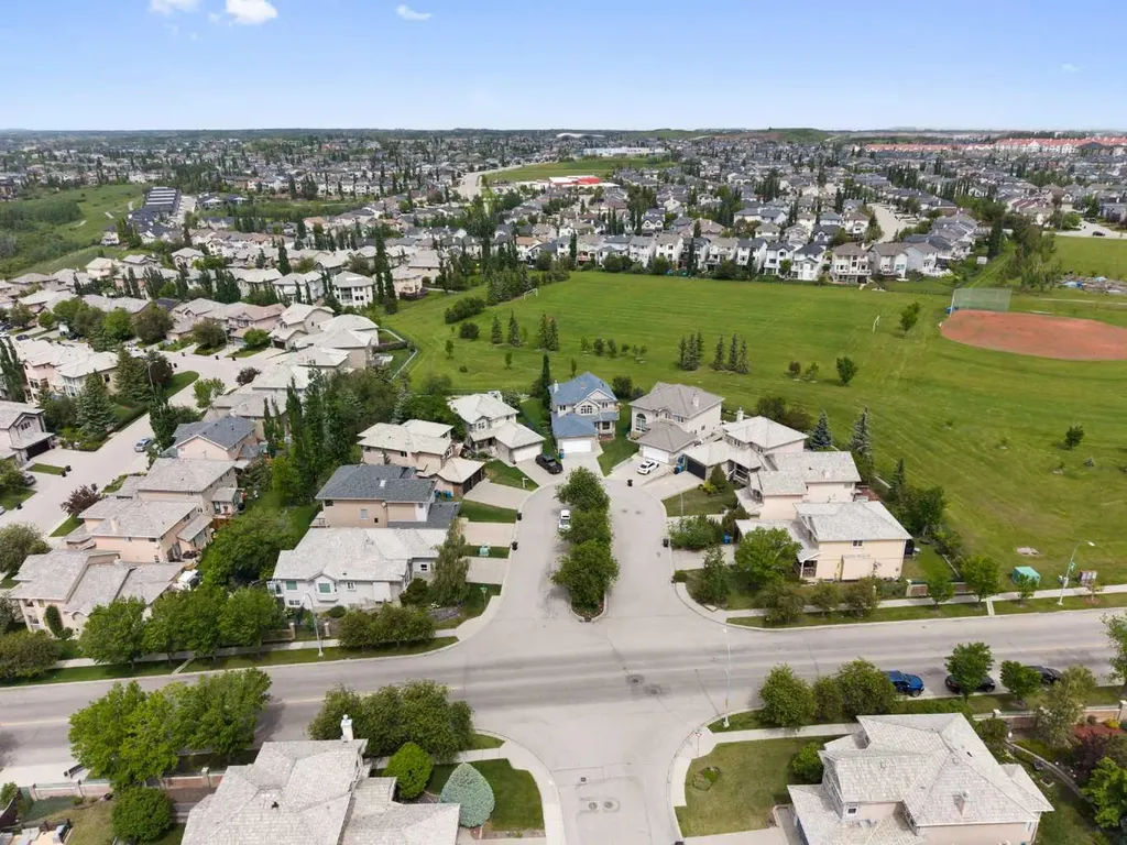 410 Royal Crest Bay NW Calgary AB T3G4M8