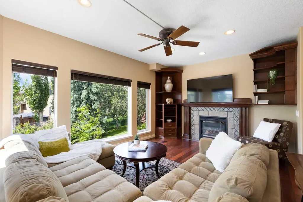 410 Royal Crest Bay NW Calgary AB T3G4M8