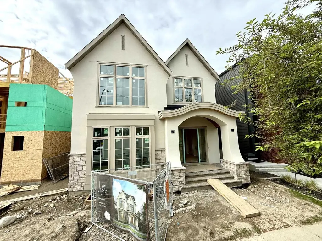 2125 Bowness Road NW Calgary AB T2N 3L2