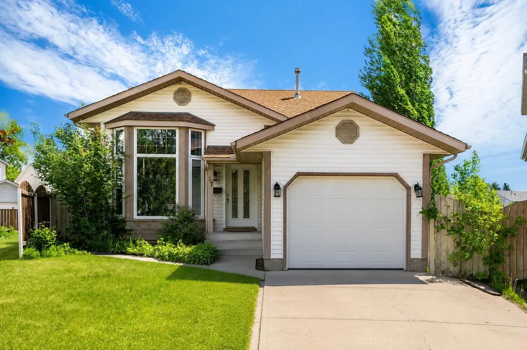 27 Erin Green Place SE Calgary AB T2B 3C2
