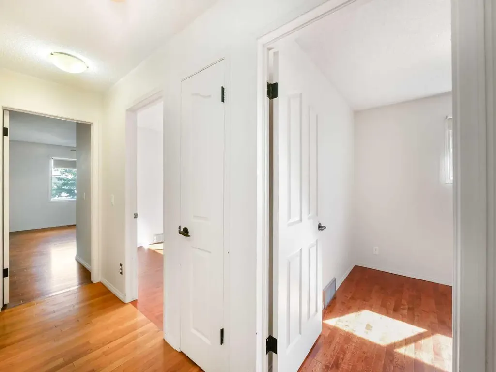 27 Erin Green Place SE Calgary AB T2B 3C2