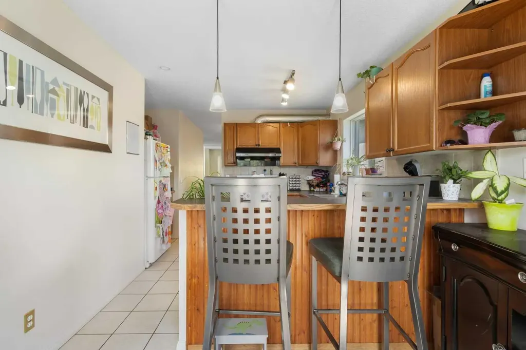 27 Erin Green Place SE Calgary AB T2B 3C2
