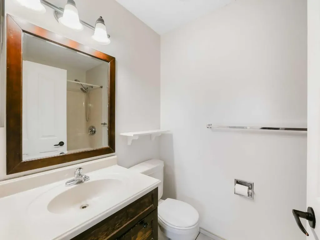 27 Erin Green Place SE Calgary AB T2B 3C2