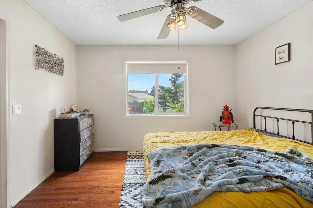 27 Erin Green Place SE Calgary AB T2B 3C2