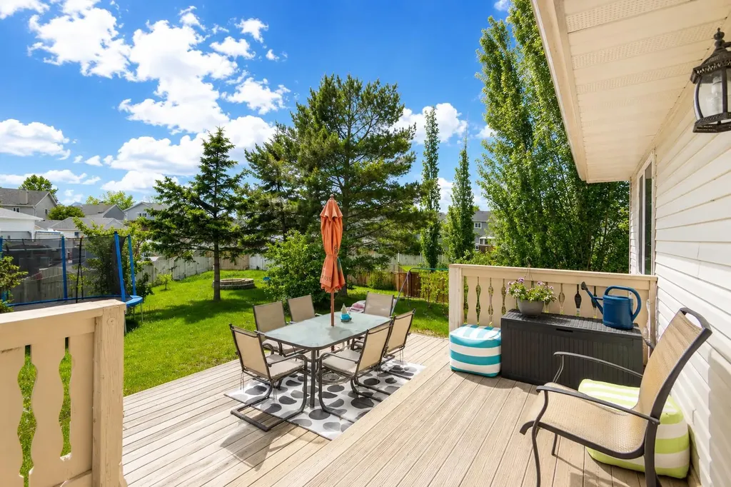 27 Erin Green Place SE Calgary AB T2B 3C2
