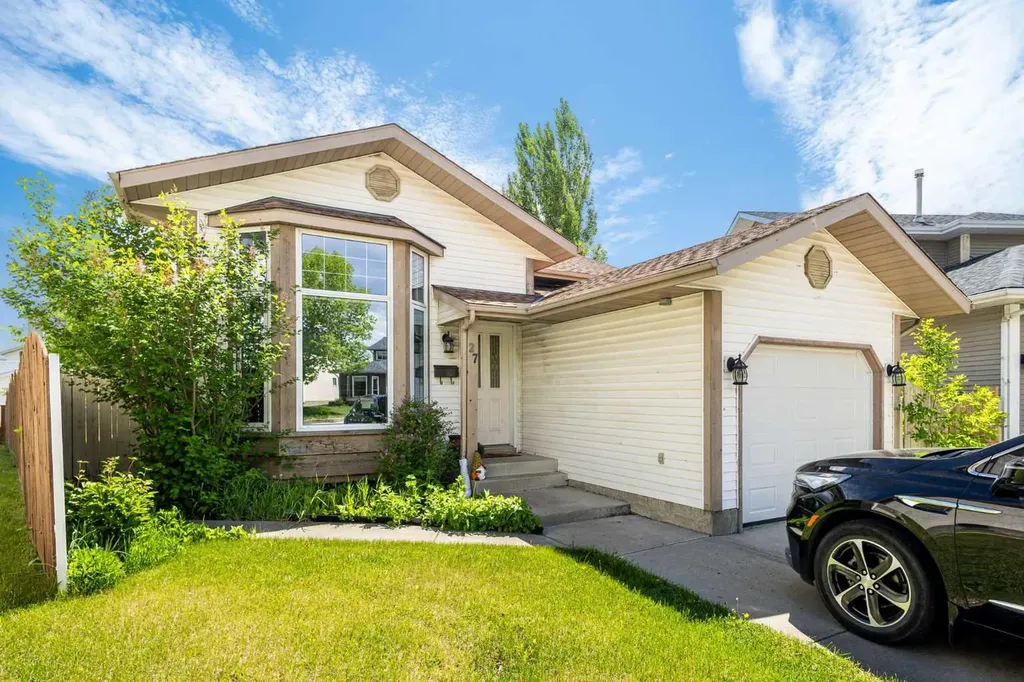 27 Erin Green Place SE Calgary AB T2B 3C2