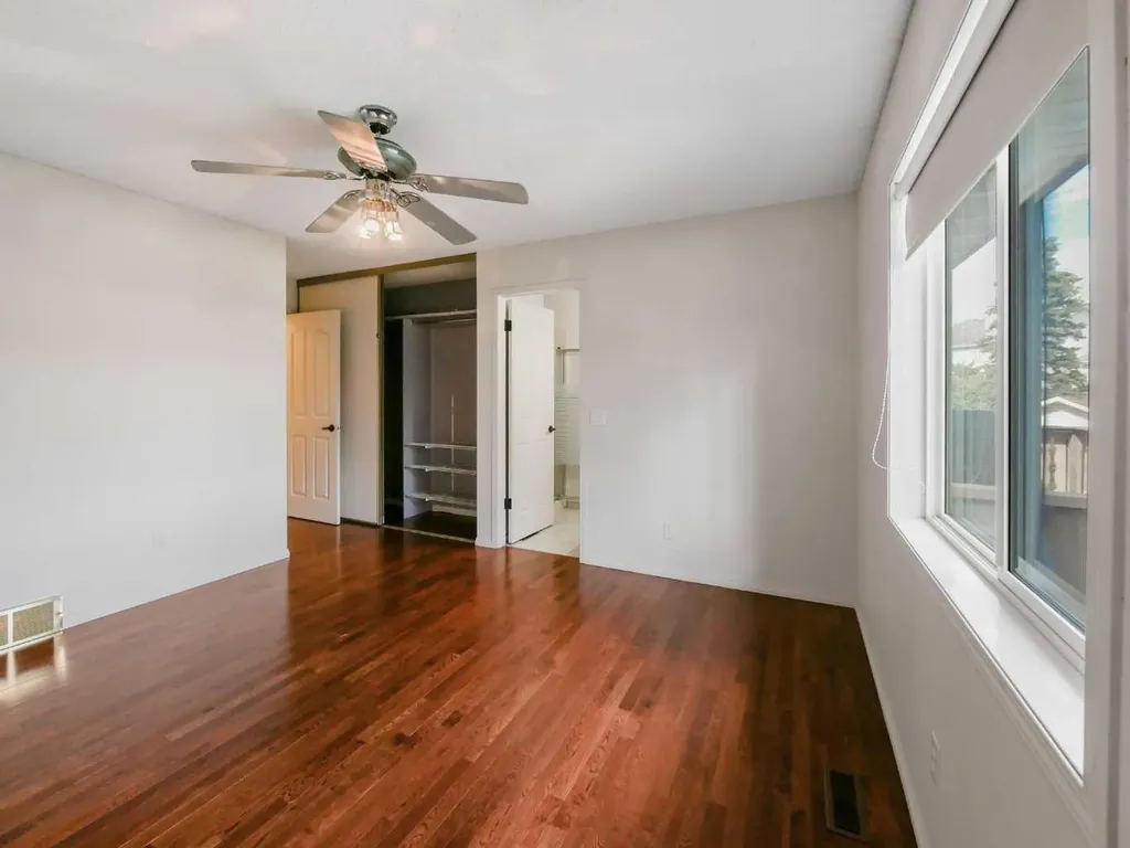 27 Erin Green Place SE Calgary AB T2B 3C2