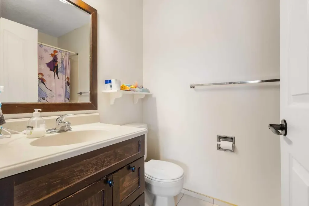 27 Erin Green Place SE Calgary AB T2B 3C2