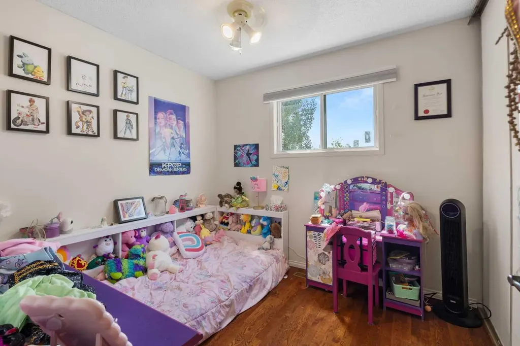 27 Erin Green Place SE Calgary AB T2B 3C2