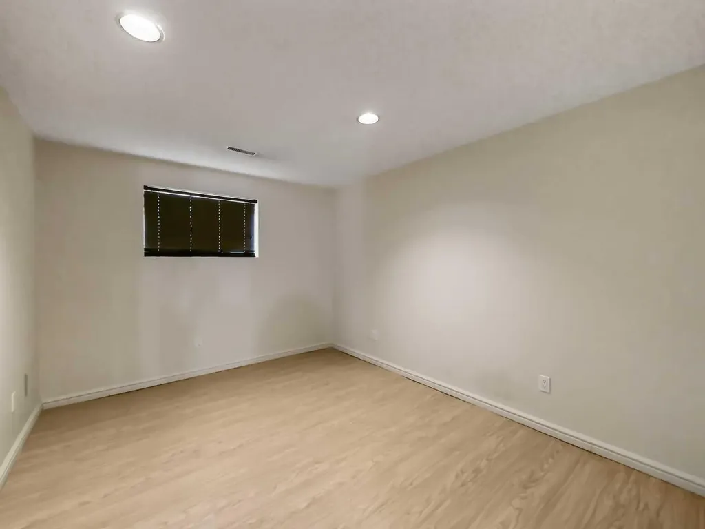 27 Erin Green Place SE Calgary AB T2B 3C2