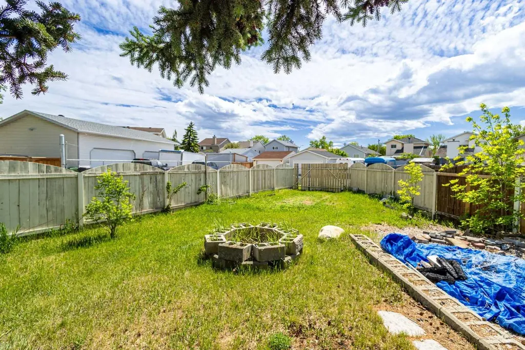 27 Erin Green Place SE Calgary AB T2B 3C2