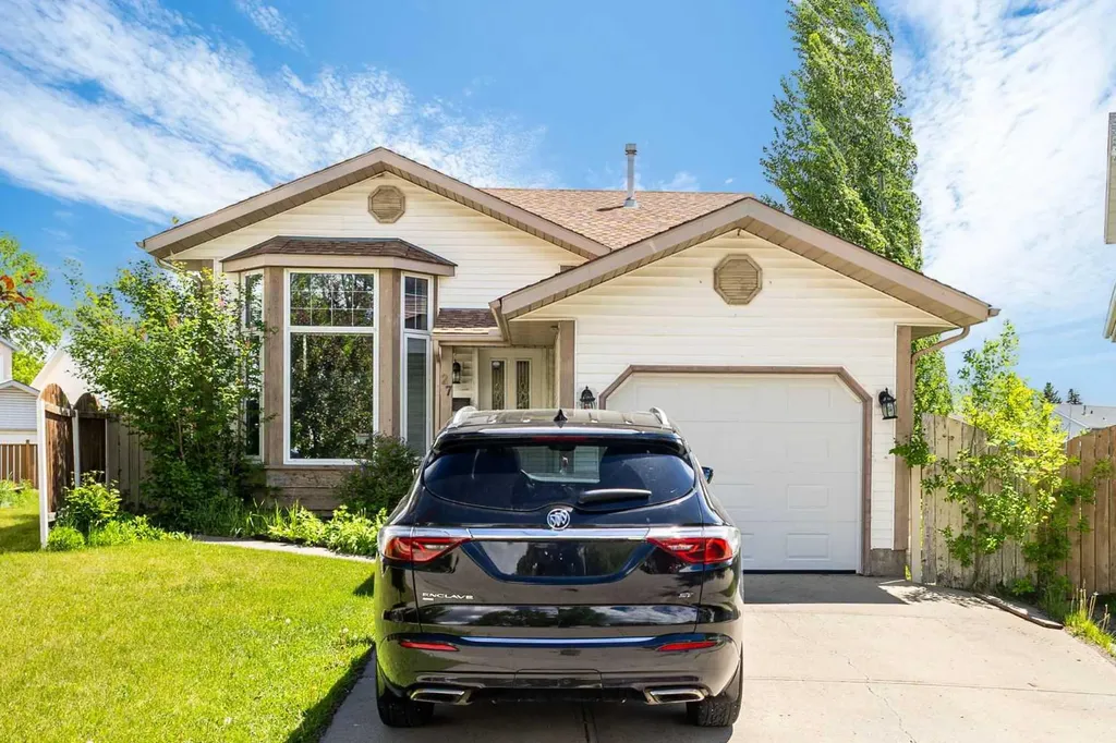 27 Erin Green Place SE Calgary AB T2B 3C2