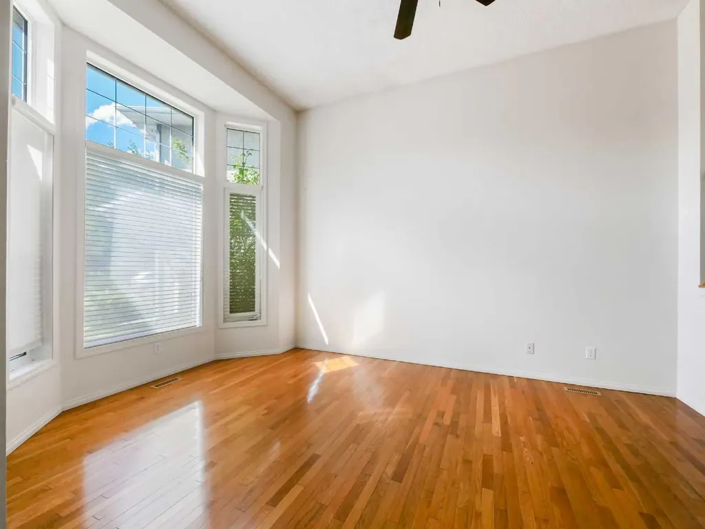 27 Erin Green Place SE Calgary AB T2B 3C2